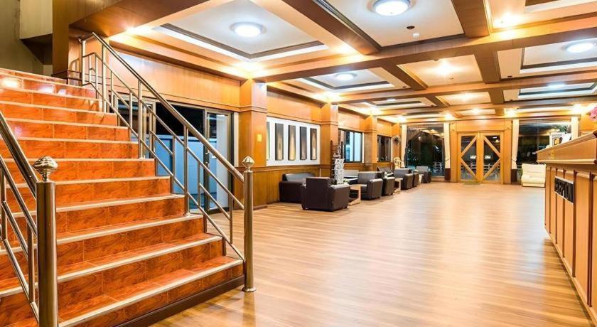 B2 Chiang Rai Night Bazaar Boutique & Budget Hotel Exterior photo